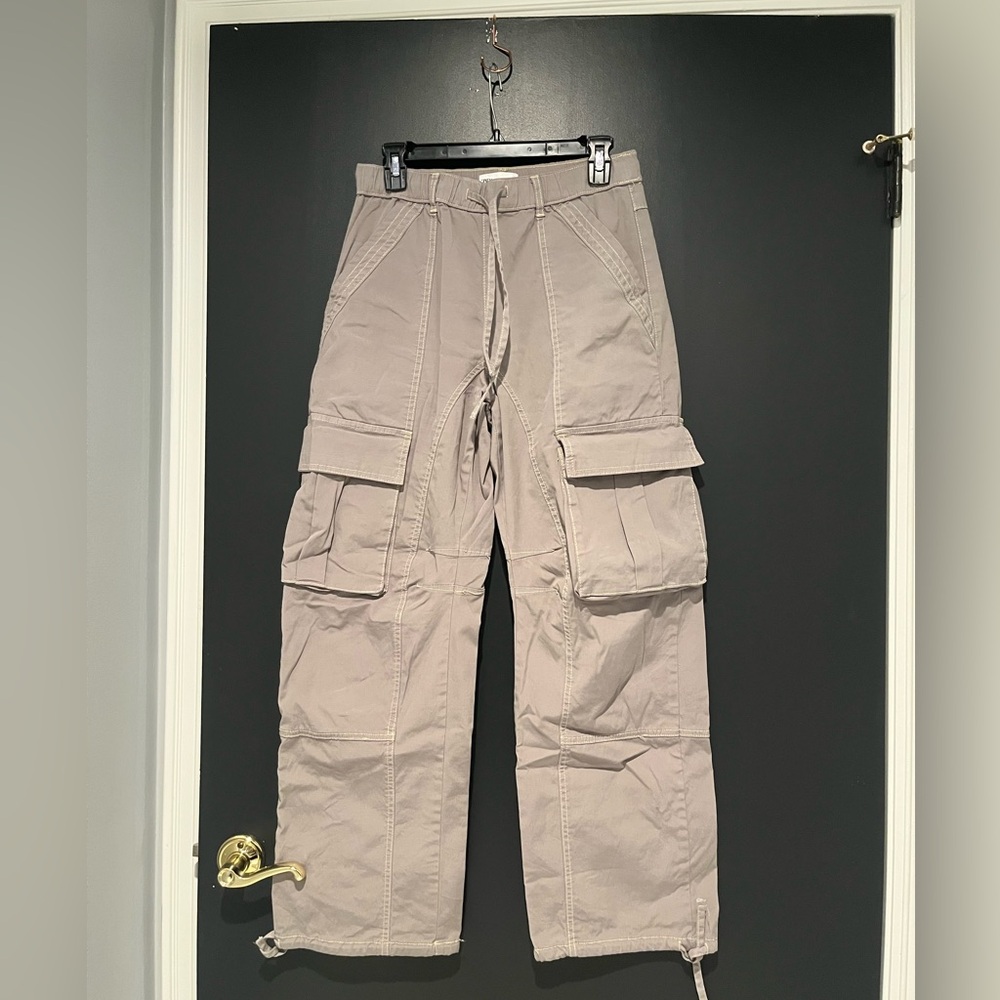 Zara Women’s Beige Cargo Pants